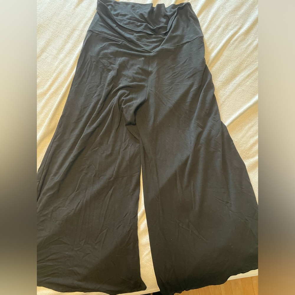 Black, comfy electric band, wide leg pants. Size medium - Picture 8 of 11